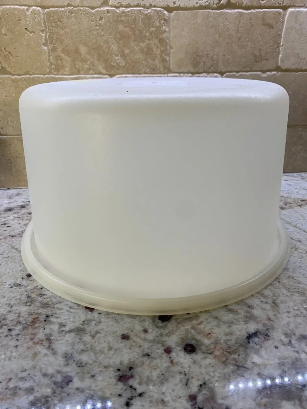 Vintage Tupperware Round Storage Bowl Container Lid only 683-8